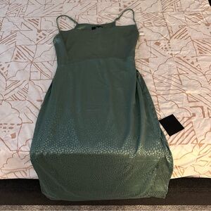 NWT: Lulu’s green jacquard cowl neck midi dress, size M